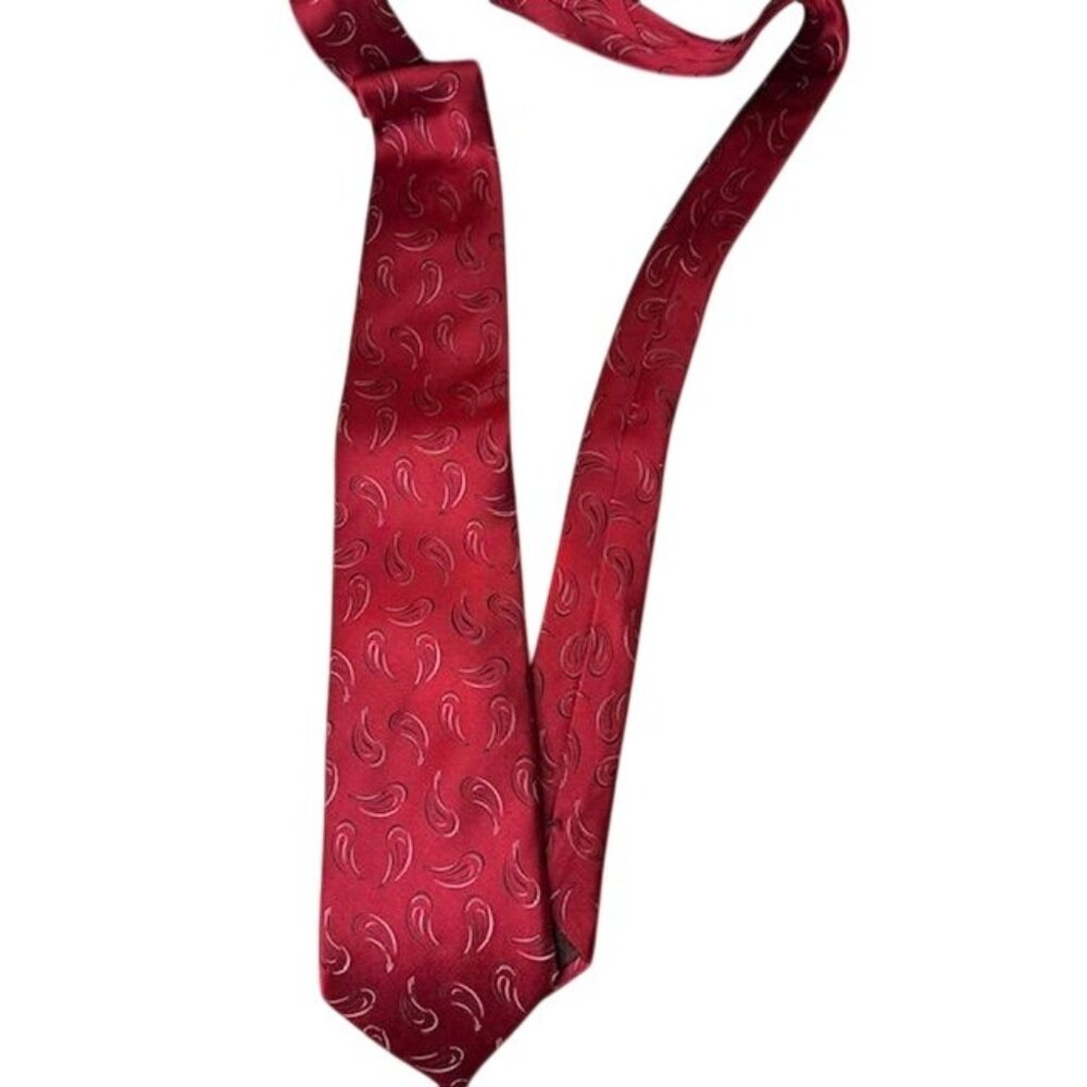 Giorgio Armani Mens Red Paisley Silk Tie Made In Italy